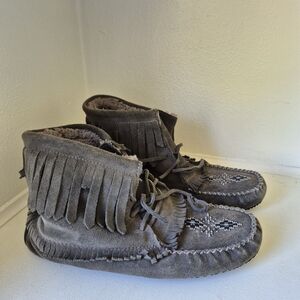 Manitobah Mukluks Moccasins Size 8 Women's